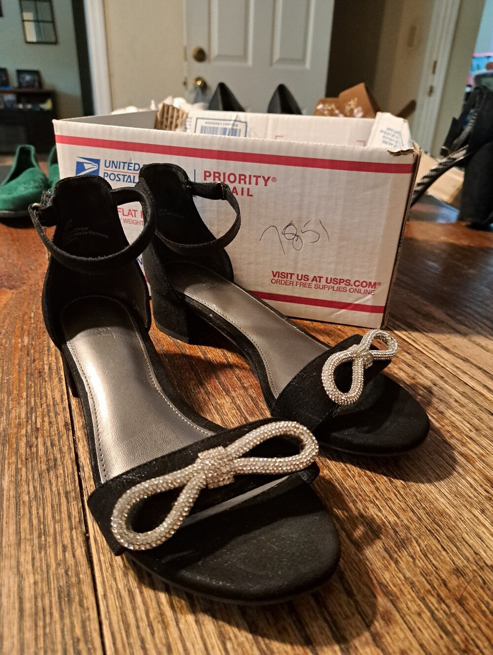 Limelight Diana Black Suede Rhinestone Bow Low Block Heel Dress Shoes Size 5M